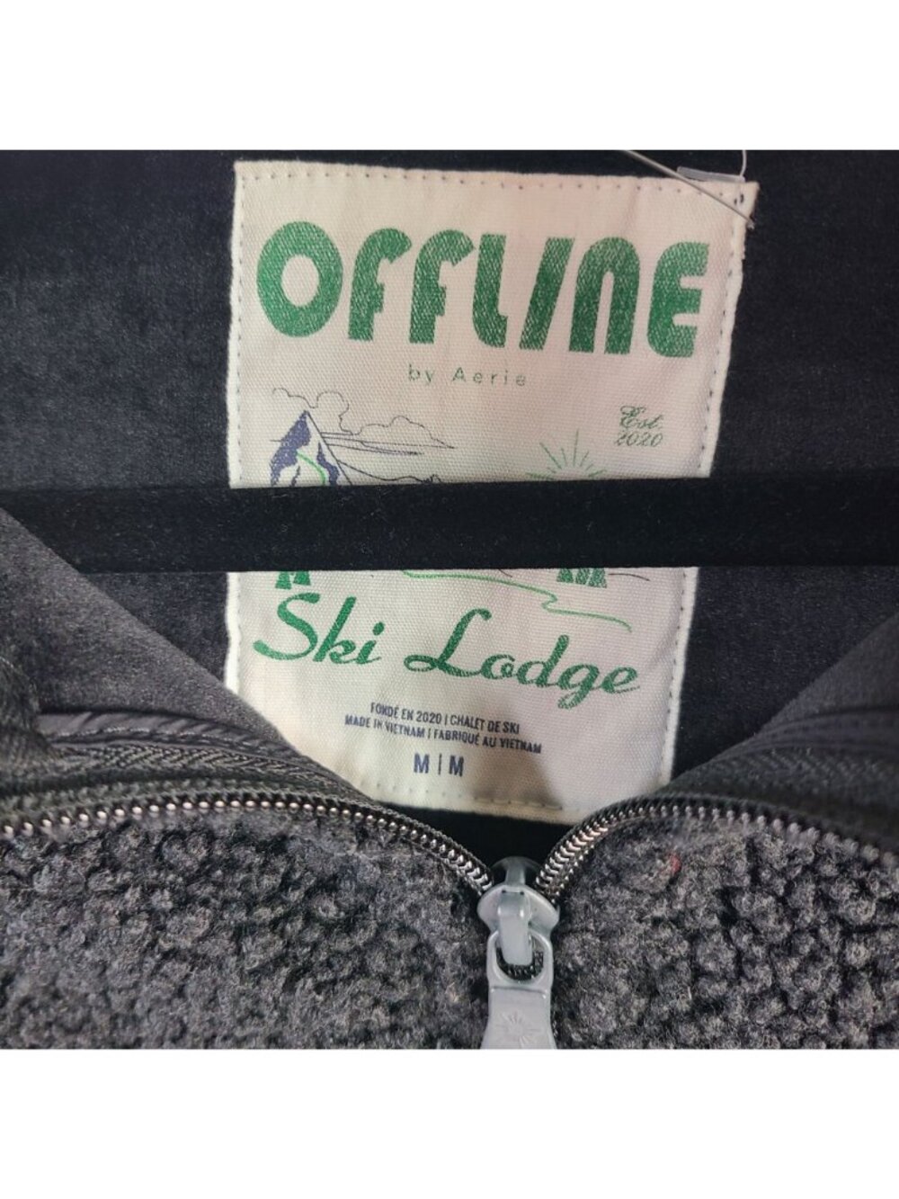 NEW Offline By Aerie Ski Lodge Black Sherpa Jacket With Quilted Sleeves Sz M - Picture 2 of 9
